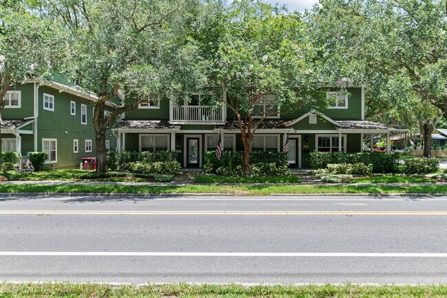 Foto del edificio - 833 N Fern Creek Ave