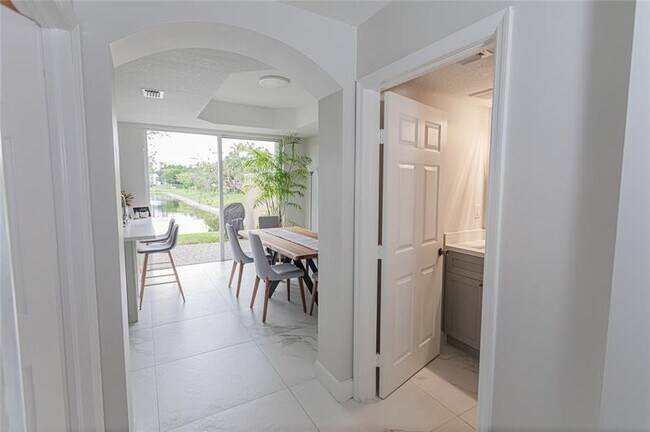 Foto del edificio - 14387 SW 9th Ct