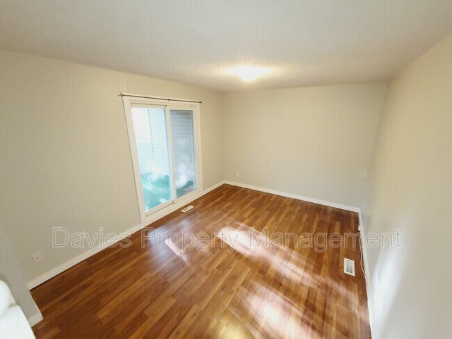 Photo du bâtiment - 1748 Lakewood Rd S NW