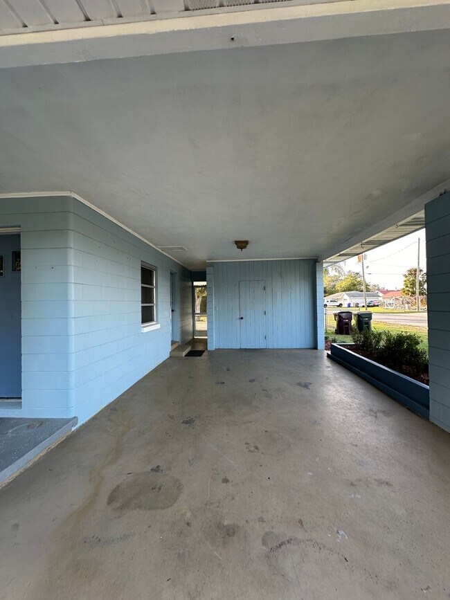 Building Photo - Nice 2/1 Home w/ Fenced Yard in St Cloud