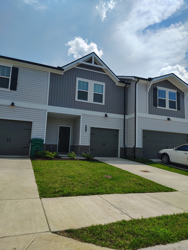Building Photo - 1654 Denali Dr