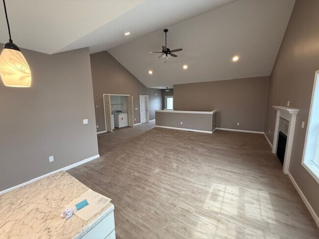 Foto del edificio - Single family home for Rent in the Heart of Washington, IL