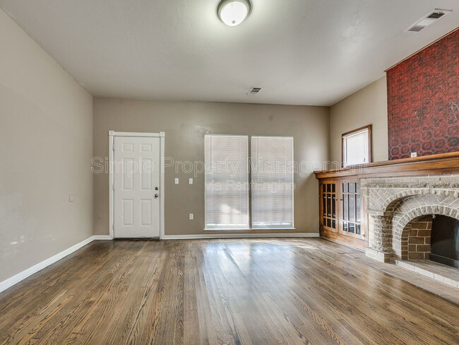Foto del edificio - 215 NE 16th St