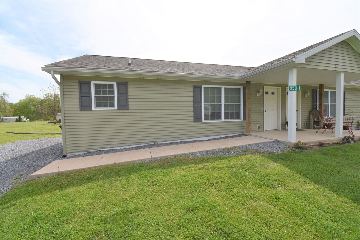 950 3rd St Unit 1, Jersey Shore, PA 17740 Room for Rent in Jersey