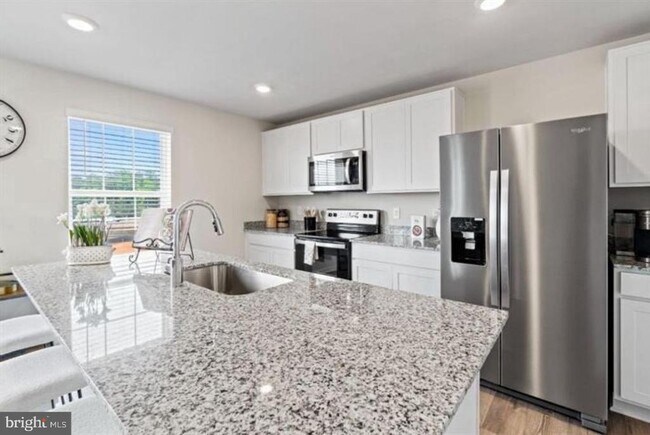 Foto del edificio - 3216 White Tail Dr