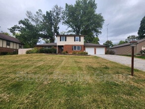Building Photo - 308 Hickory Hill Dr