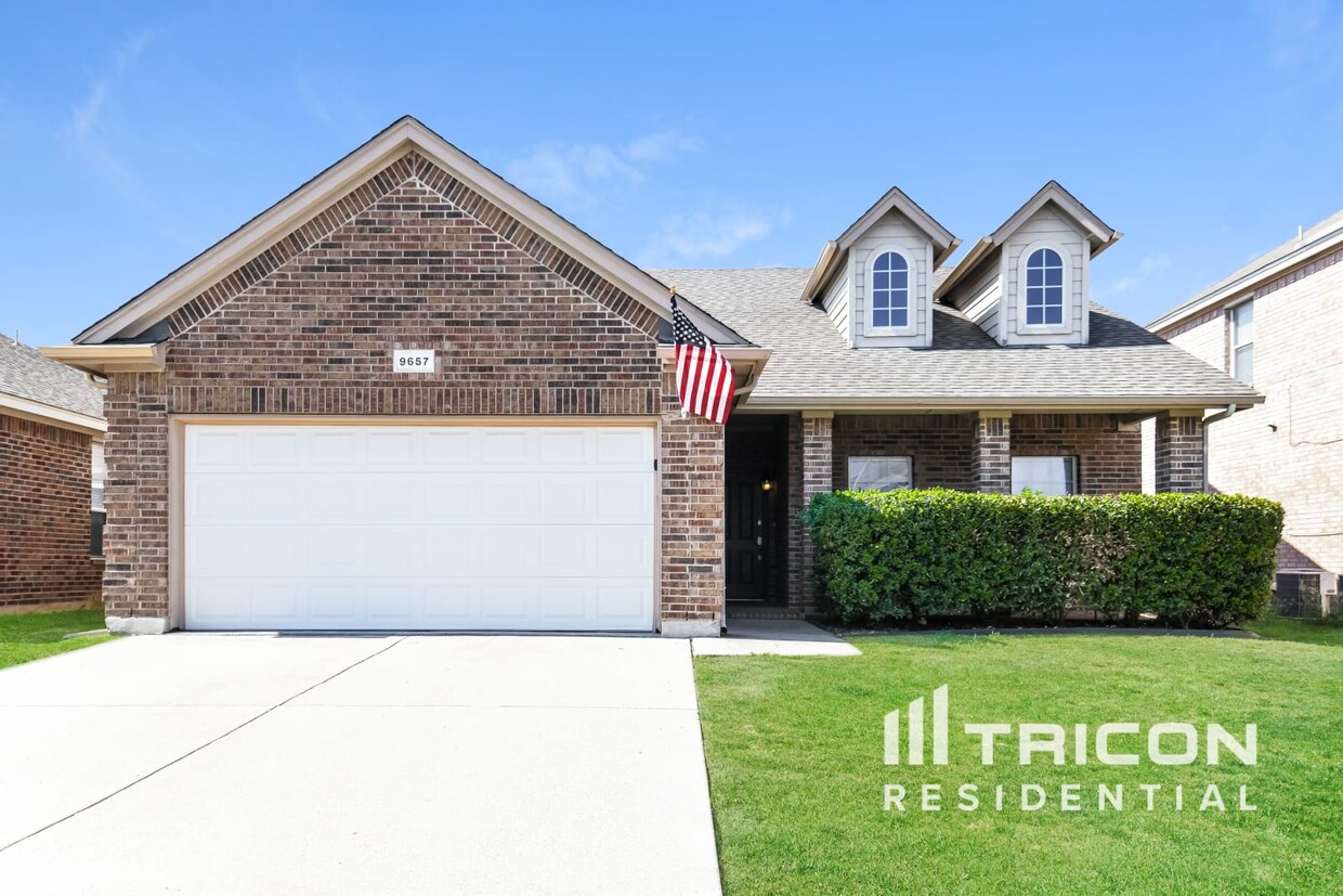 Foto principal - 9657 Minton Fort Worth TX