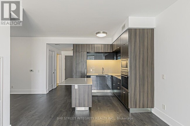 Building Photo - 15 Merchants' Wharf