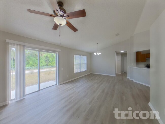 Foto del edificio - 233 Lakeway Ln