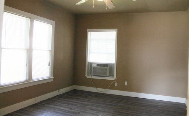 Building Photo - 5135 33rd GROVES DUPLEX