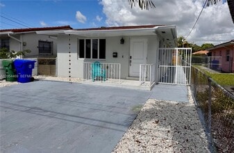 Building Photo - 1158 NW 34th Ave