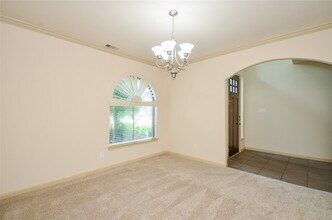 Building Photo - 11014 Sir Alex Dr