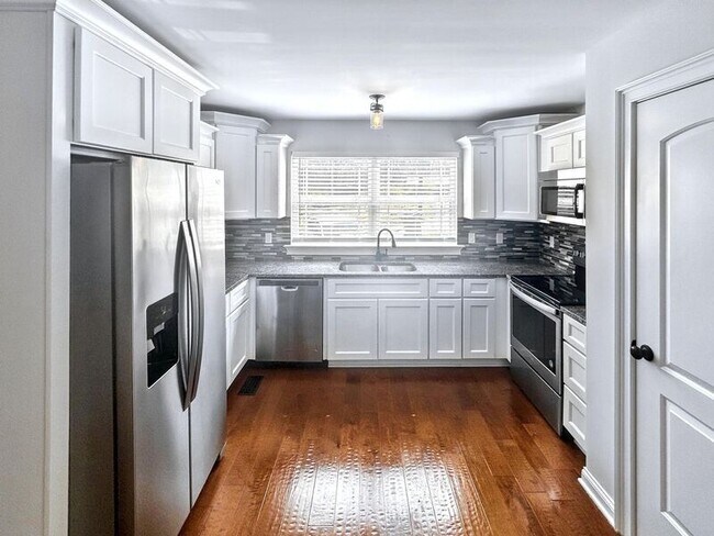 Foto del edificio - 4409B Providence Heights