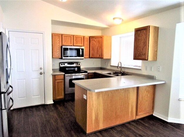 Building Photo - 1163 780 W