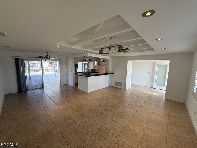 Foto del edificio - 5354 Coral Ave