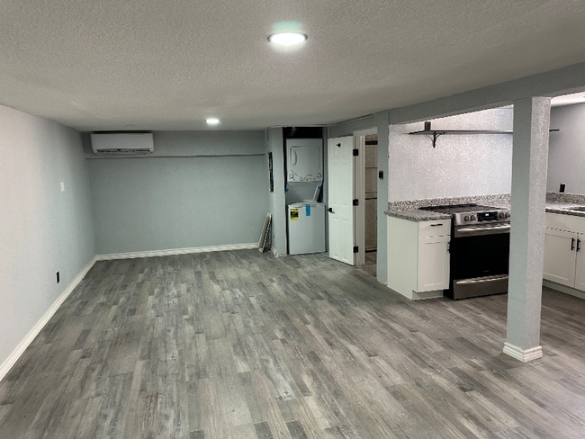 Building Photo - 809 Newman St