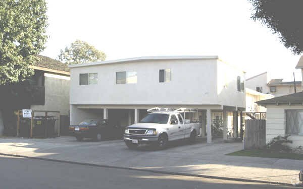 Building Photo - 3450 E Wilton St