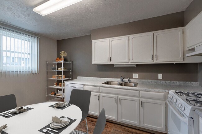 Cocina de un dormitorio - Parkwood Manor Apartments