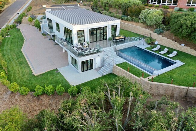 Foto del edificio - 27447 Edgerton Rd