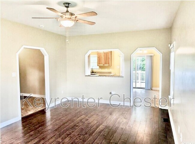 Building Photo - 701 Yellowstone Dr
