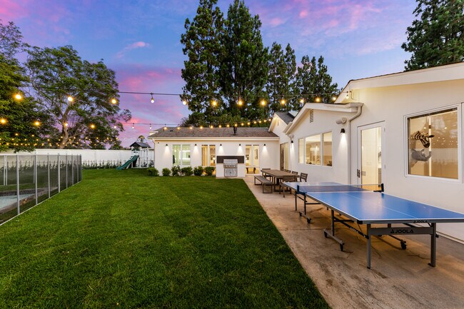 Foto del edificio - 530 S Bentley Ave
