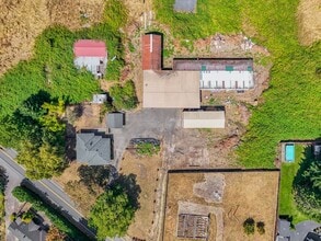 Building Photo - 16631 SE Foster Rd