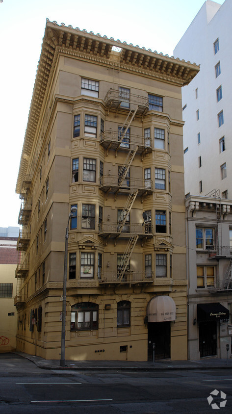 Primary Photo - The Elizabeth Apts