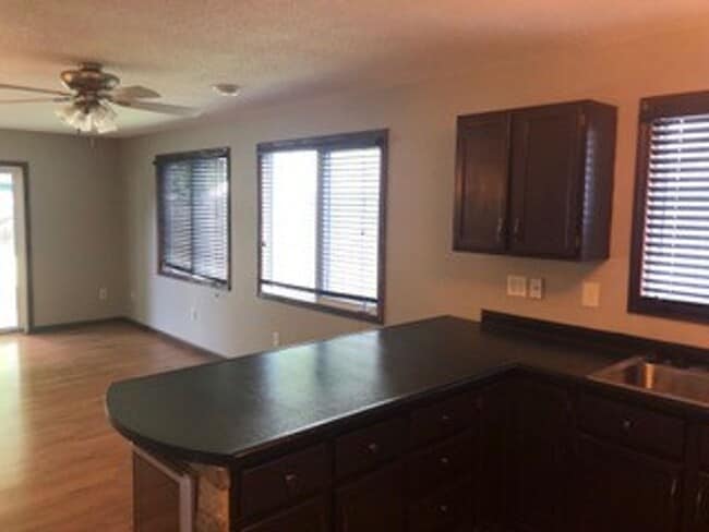 Building Photo - 3 Bed, 2 Bath Home in North Fargo with a F...