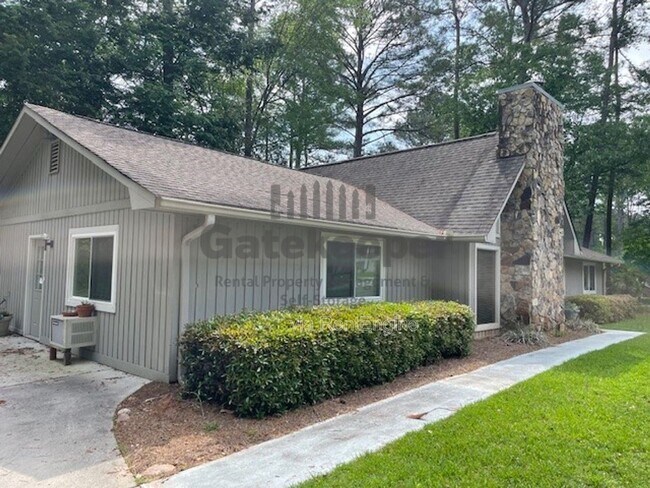 Building Photo - 100 Sandown Dr