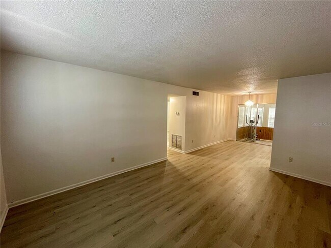 Foto del edificio - 4507 9th St W