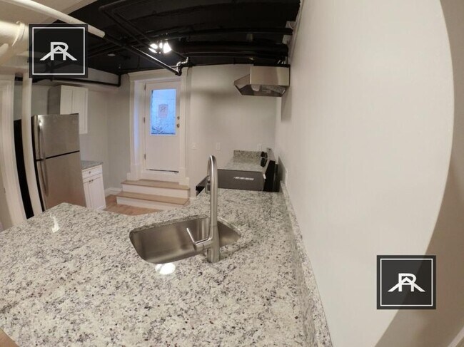 Foto del edificio - 3 bedroom in Brighton MA 02135