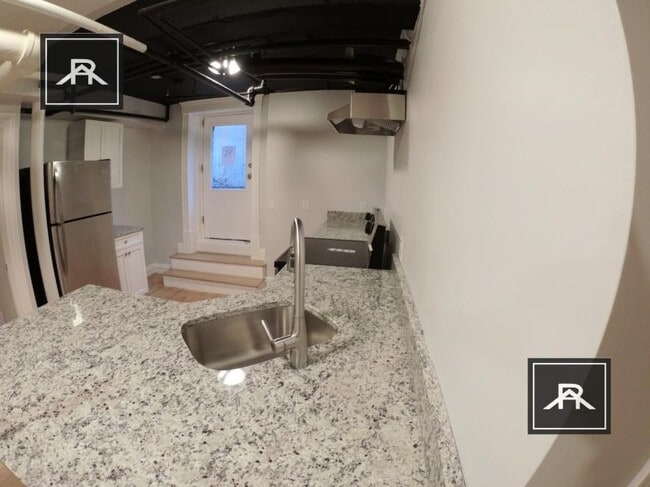 Building Photo - 3 bedroom in Brighton MA 02135