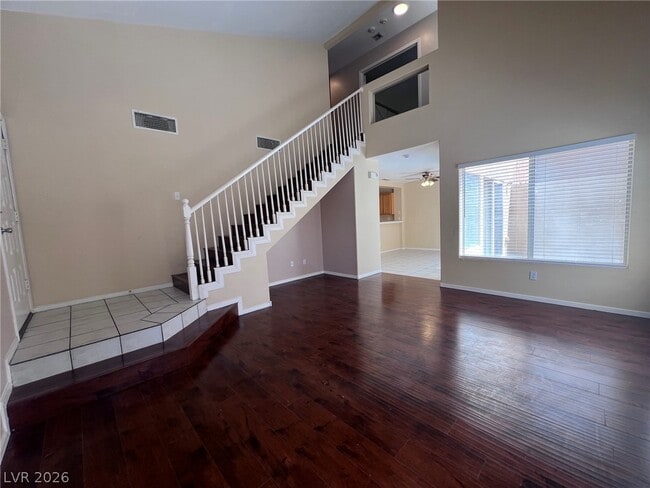 Building Photo - 3440 Middle View Dr
