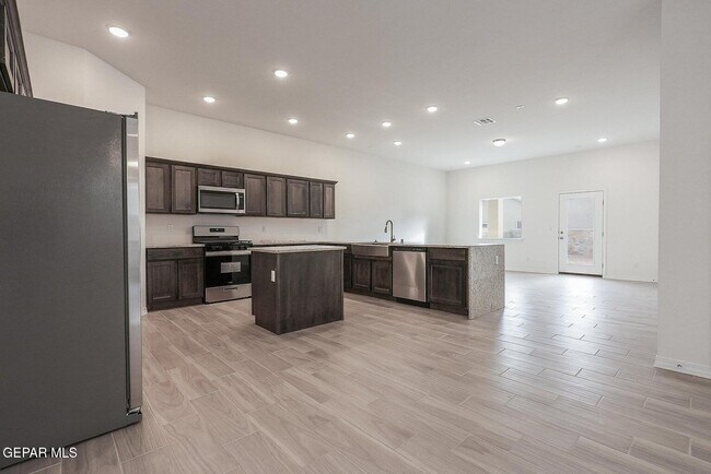 Building Photo - 14309 Chris Zingo Ln