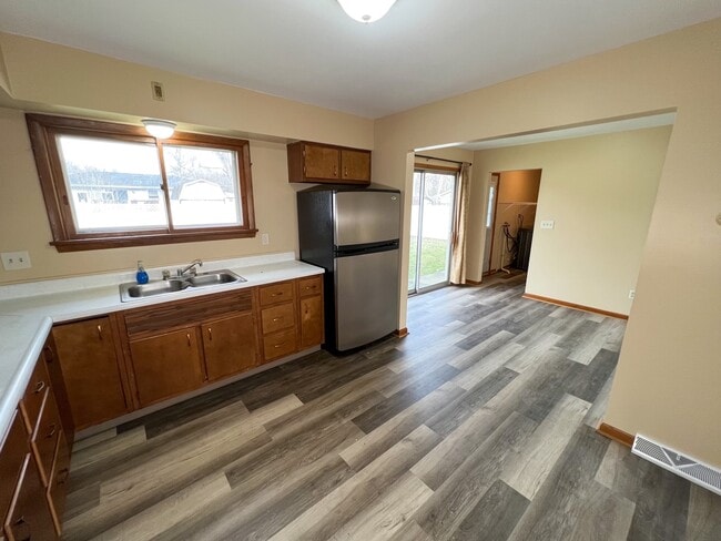 Building Photo - 4528 Plumbrook Dr