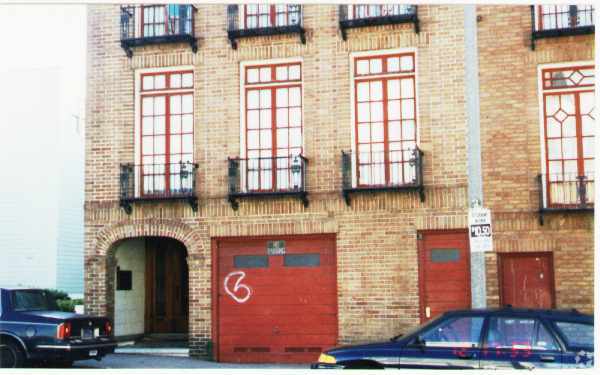 Building Photo - 475 25th Ave