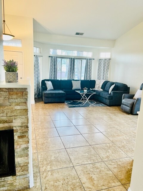 Foto del edificio - 69330 Cypress Rd
