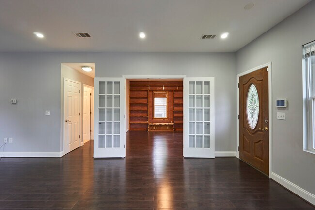 Foto del edificio - 3200 Bunker Hill Rd