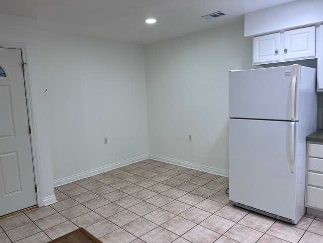 Building Photo - 16140 Clarkson Dr