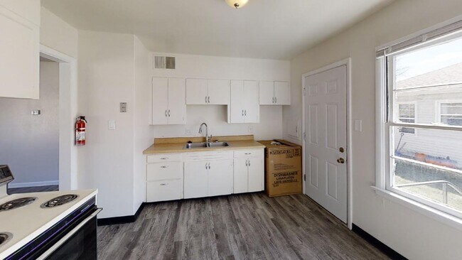 Building Photo - 1212 Janes Ln