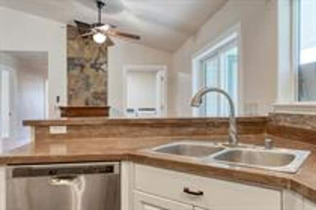 Building Photo - Peaceful Country Living – Updated 4 Bed / ...