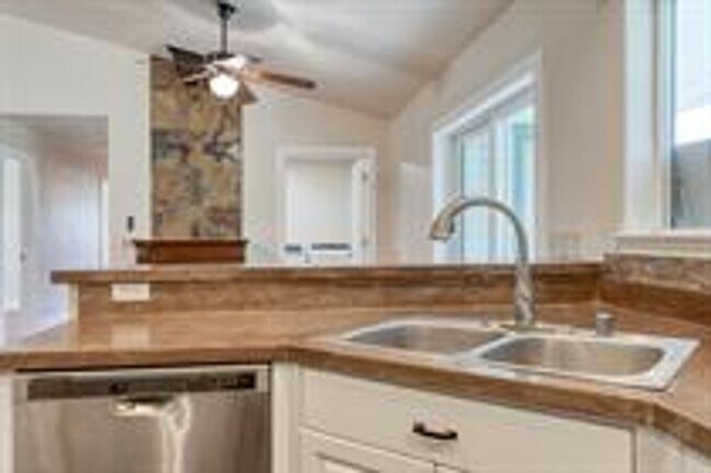 Foto del edificio - Peaceful Country Living – Updated 4 Bed / ...