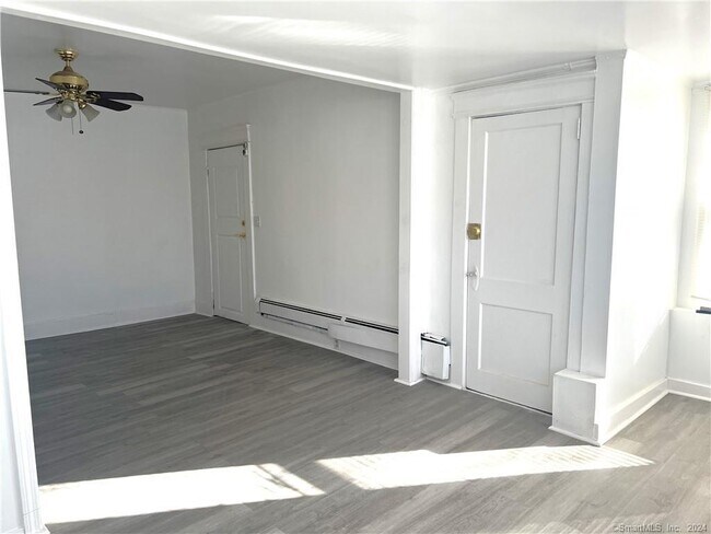 Building Photo - 381 Shelton Ave