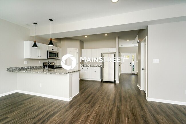 Foto del edificio - 3 Bedroom Pet-Friendly Home in Jeffersonville, IN with Main Street Renewal
