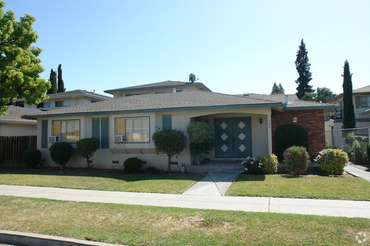 Building Photo - 266 Greendale Way