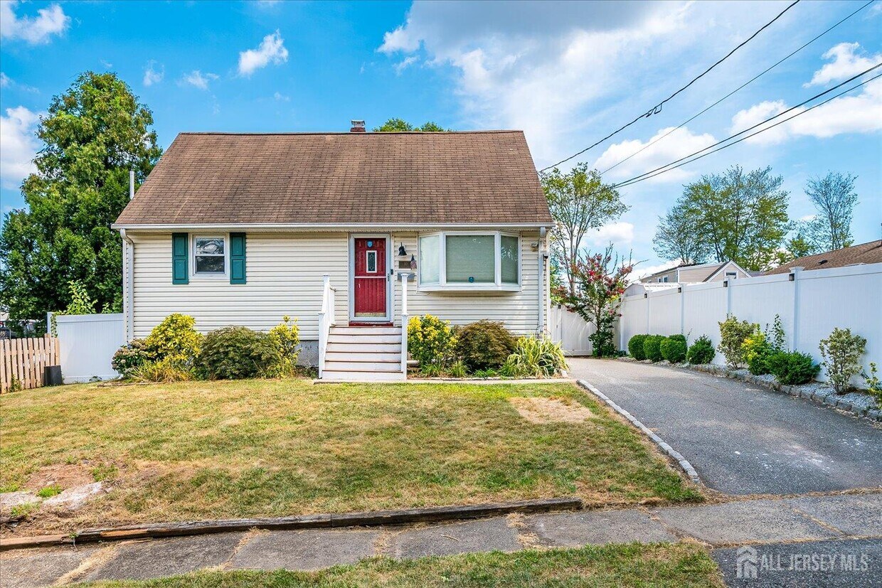 Primary Photo - 10 Oliver St