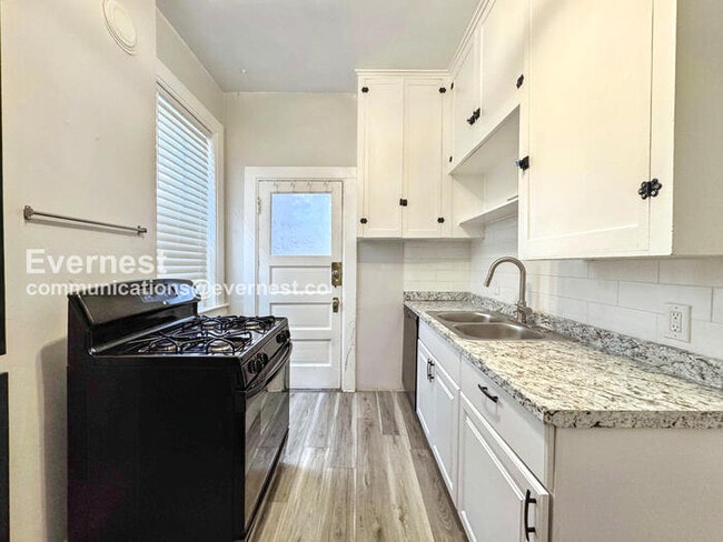 Foto del edificio - 1147 N Marion St