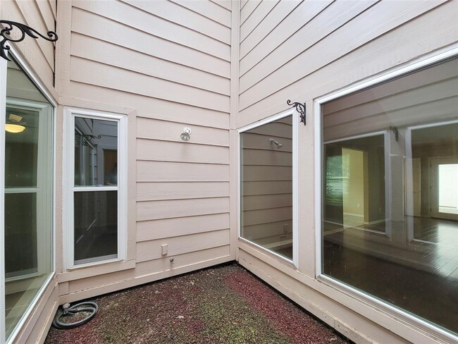Building Photo - 21303 Park Holly Ct