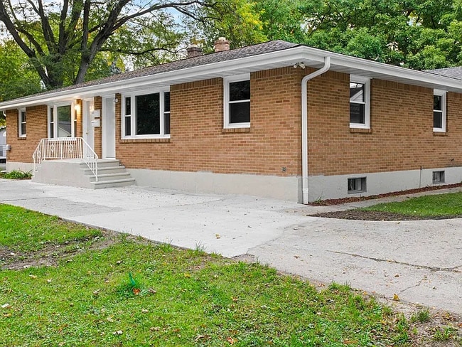 Building Photo - 1610 Remington Rd