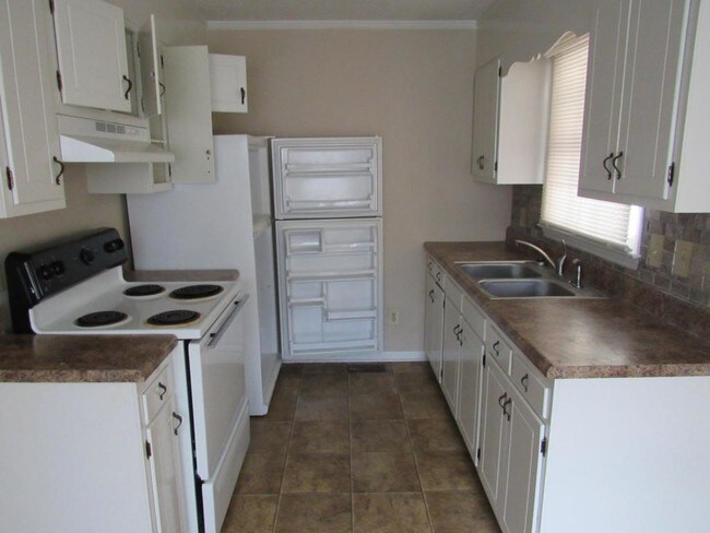 Building Photo - 2131 Quailridge Dr